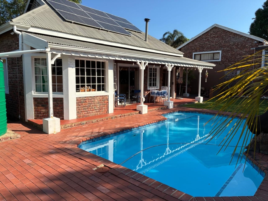 7 Bedroom Property for Sale in Heather Park Western Cape